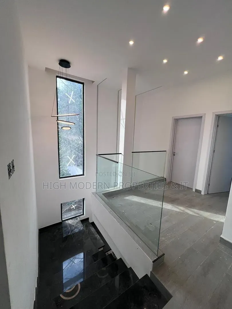 4bdrm Penthouse in Dzorwulu for sale