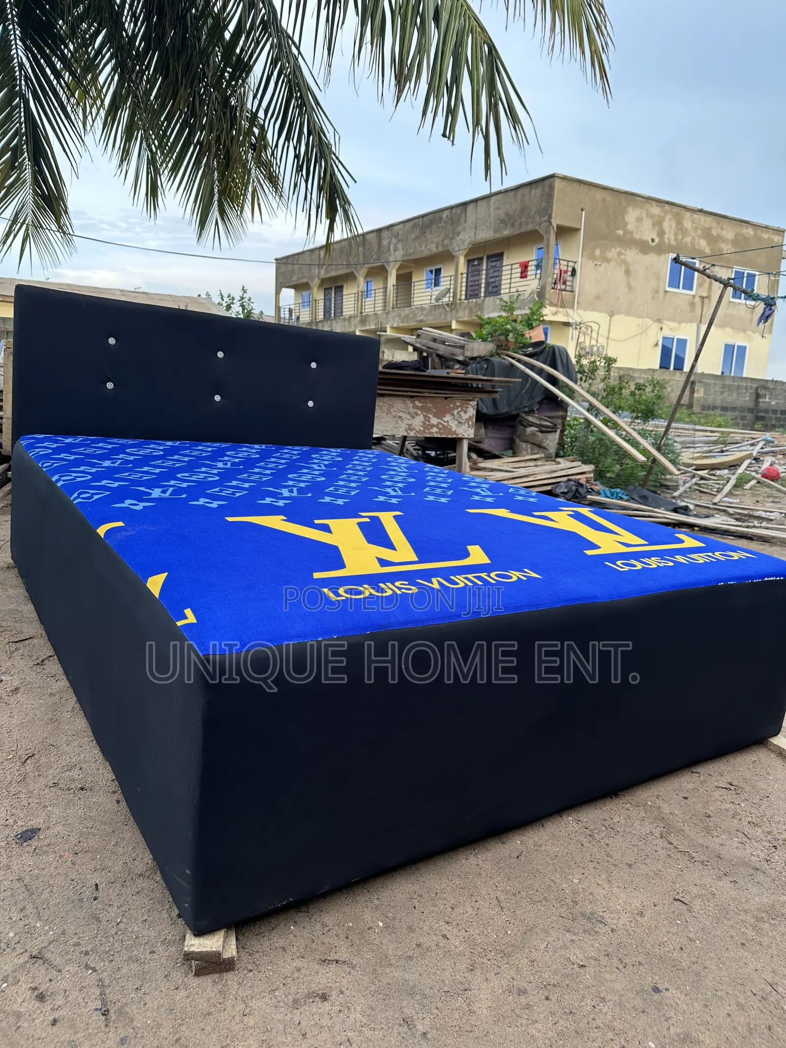 Inbuilt Double Bed