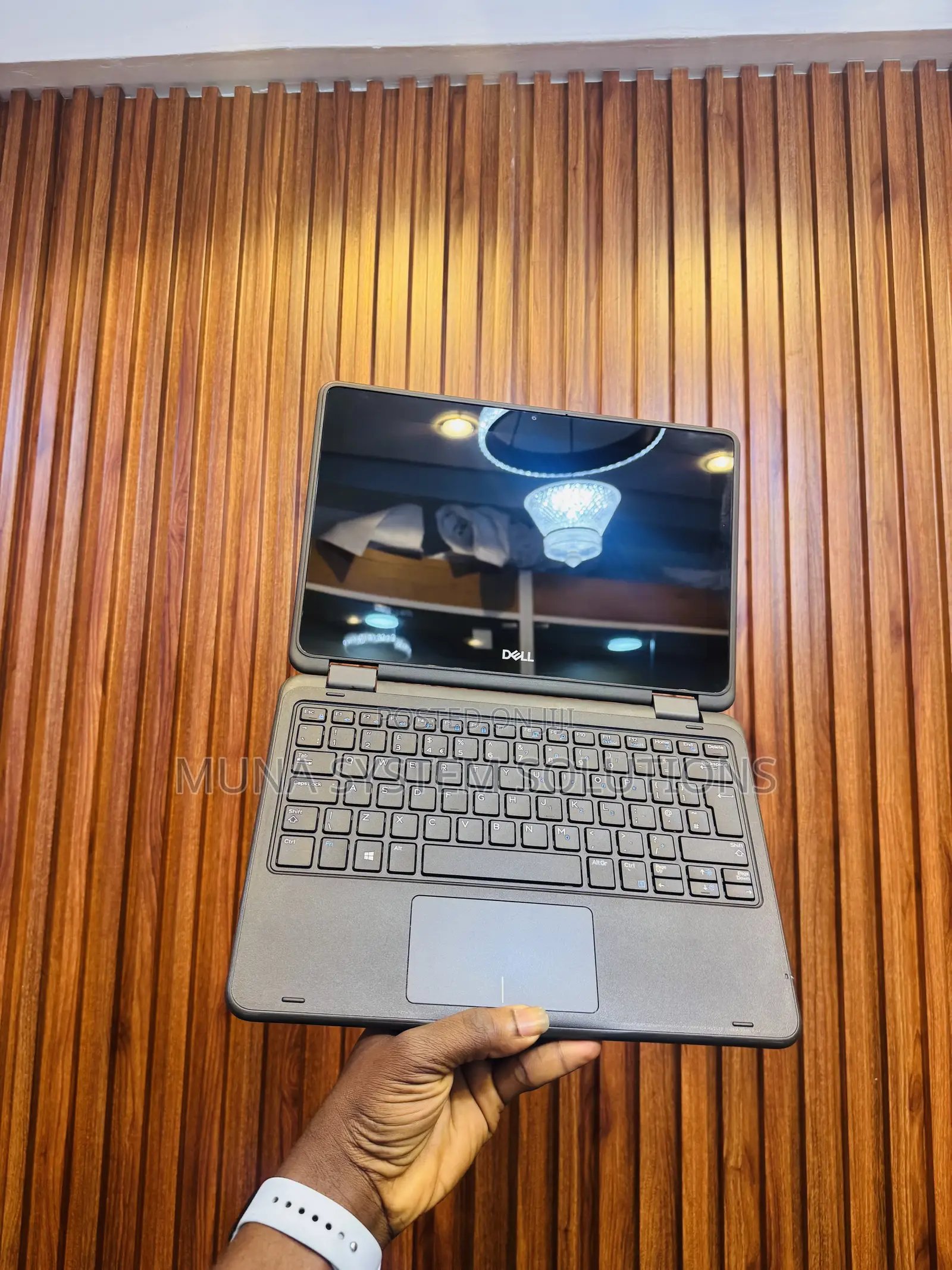 Laptop Dell Latitude 3190 4GB Intel SSD 128GB