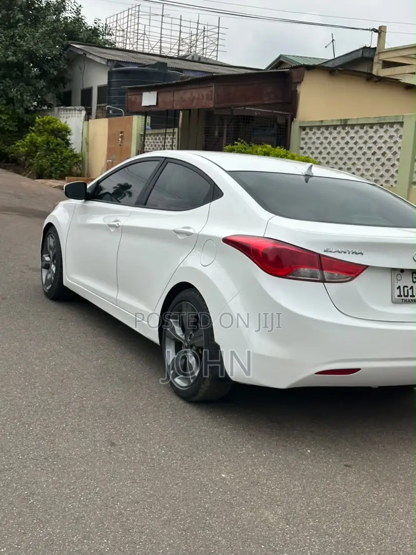 Hyundai Elantra SE 4dr Sedan (1.8L 4cyl 6M) 2014 White