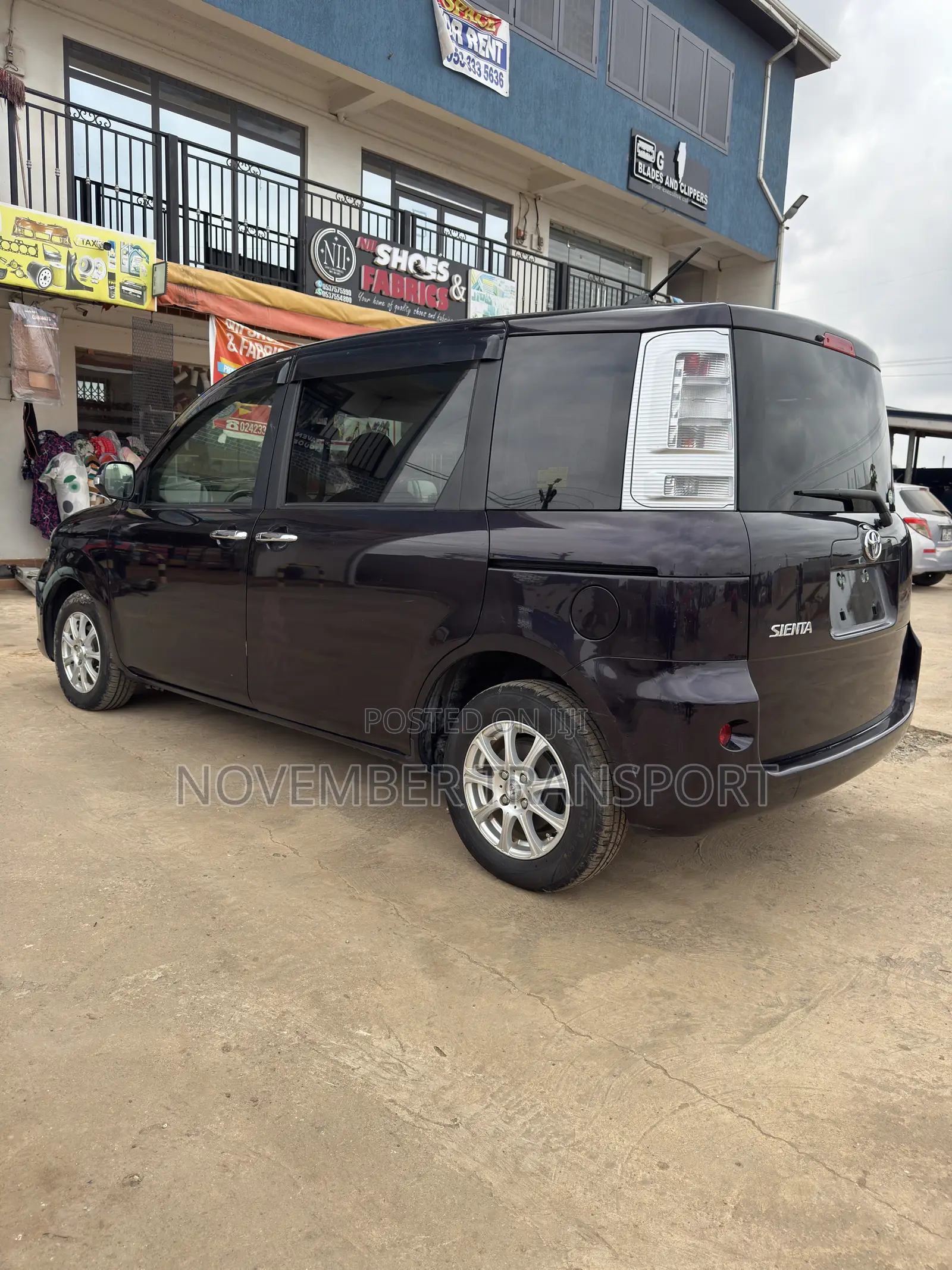 Toyota Sienta 1.5 FWD 2014 Black