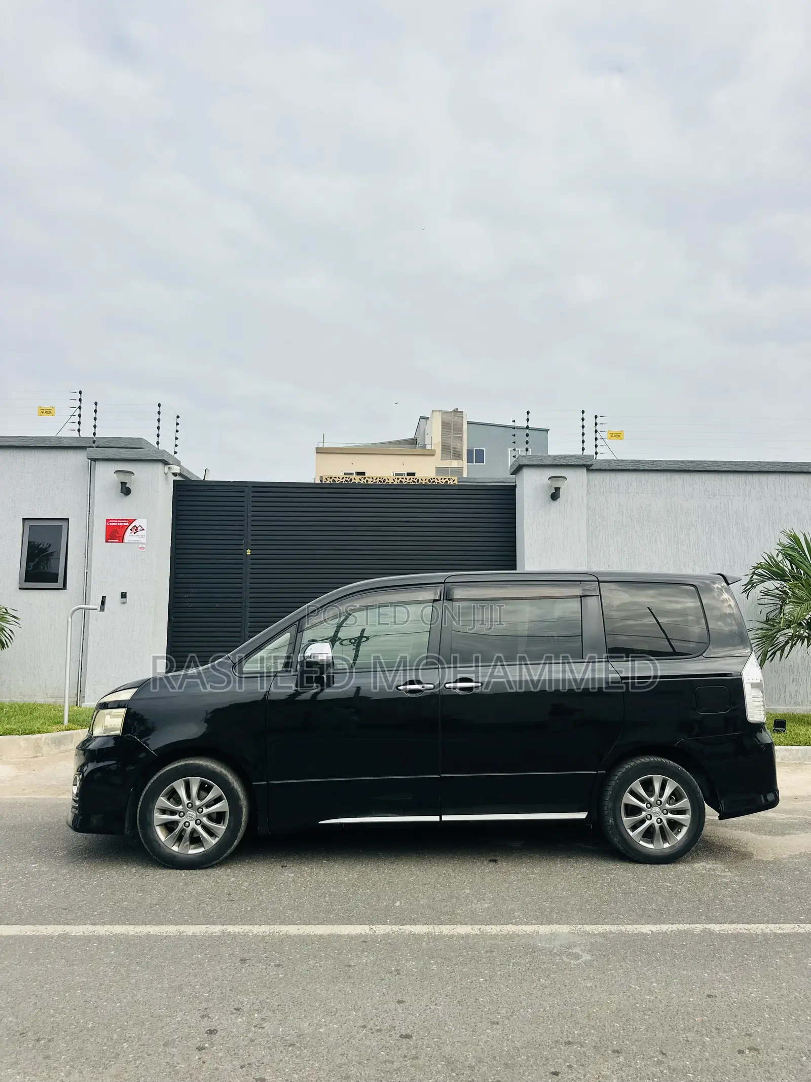 Toyota Voxy 2014 Black