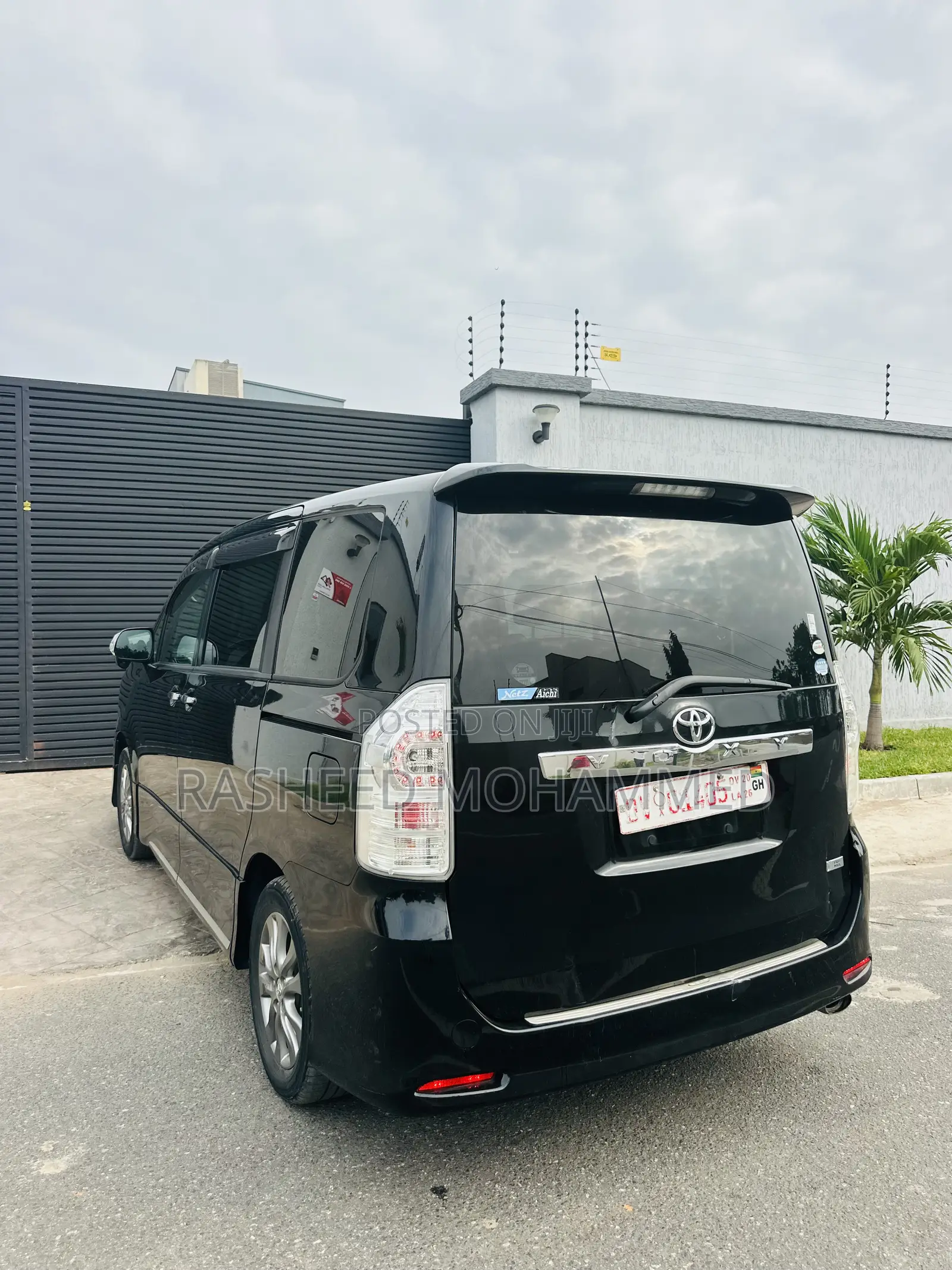 Toyota Voxy 2014 Black
