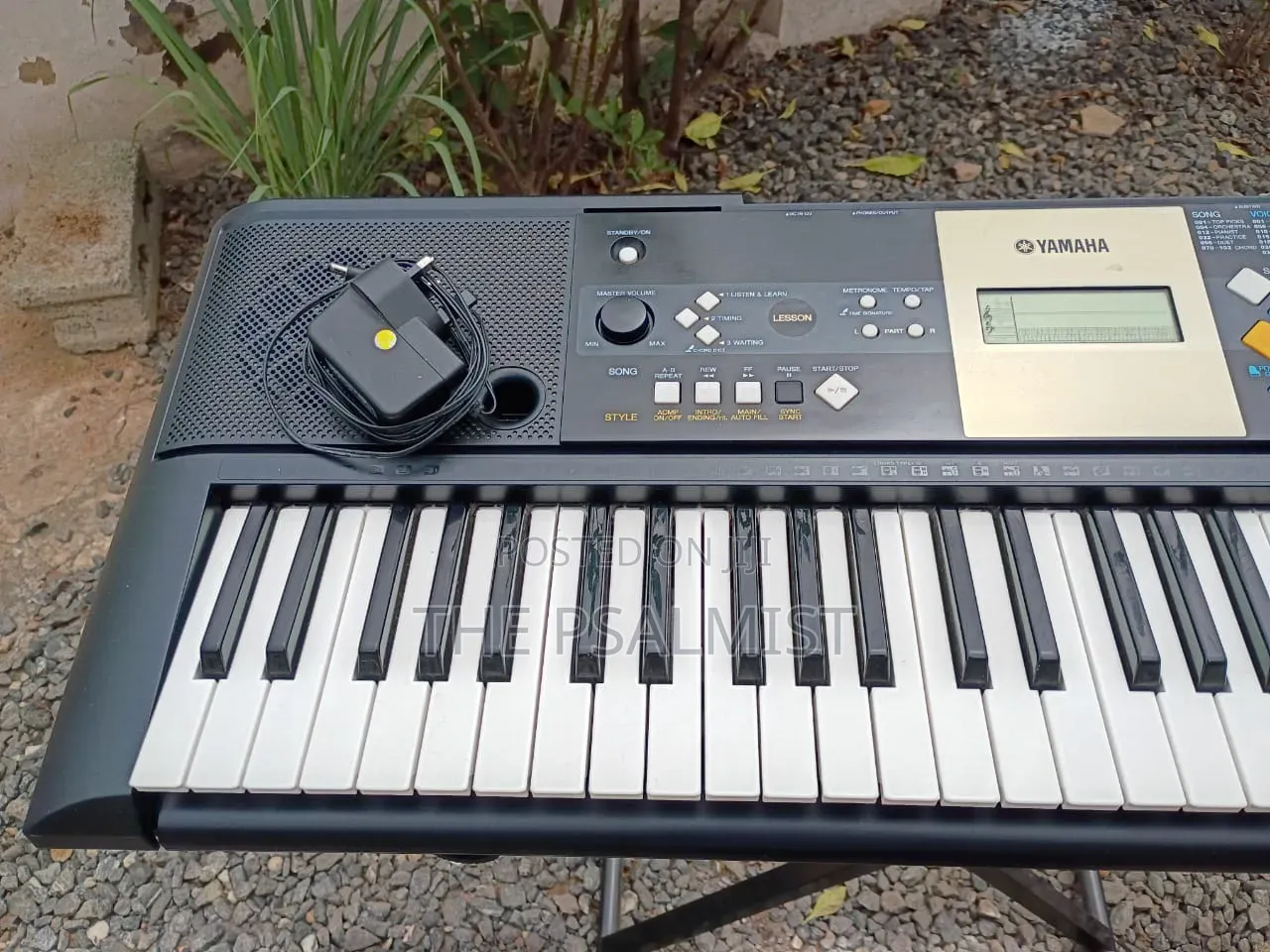 Yamaha YPT - 220 With an Adapter