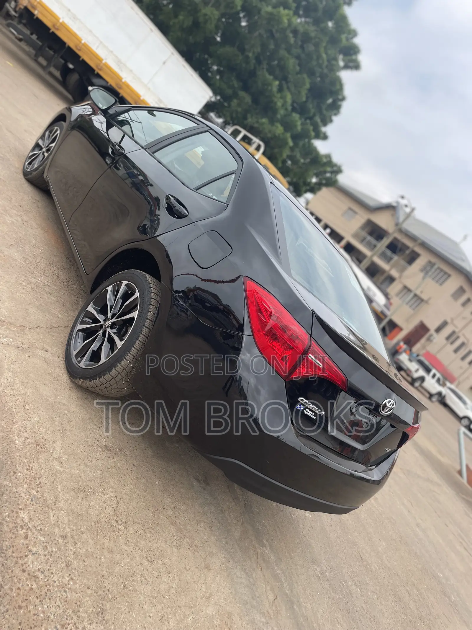 Toyota Corolla SE (1.8L 4cyl 2A) 2018 Black