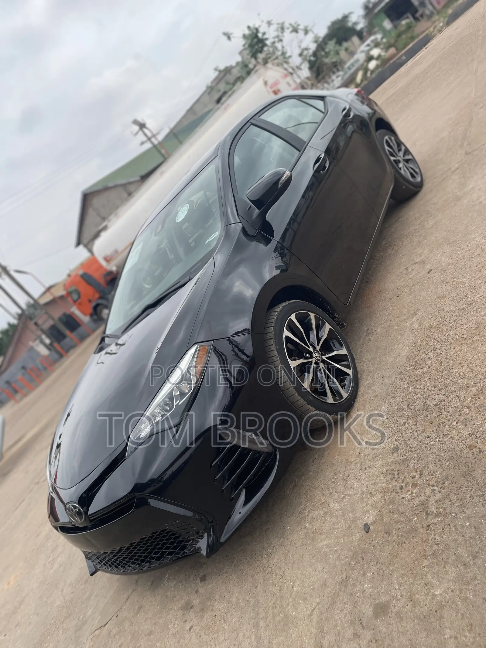 Toyota Corolla SE (1.8L 4cyl 2A) 2018 Black