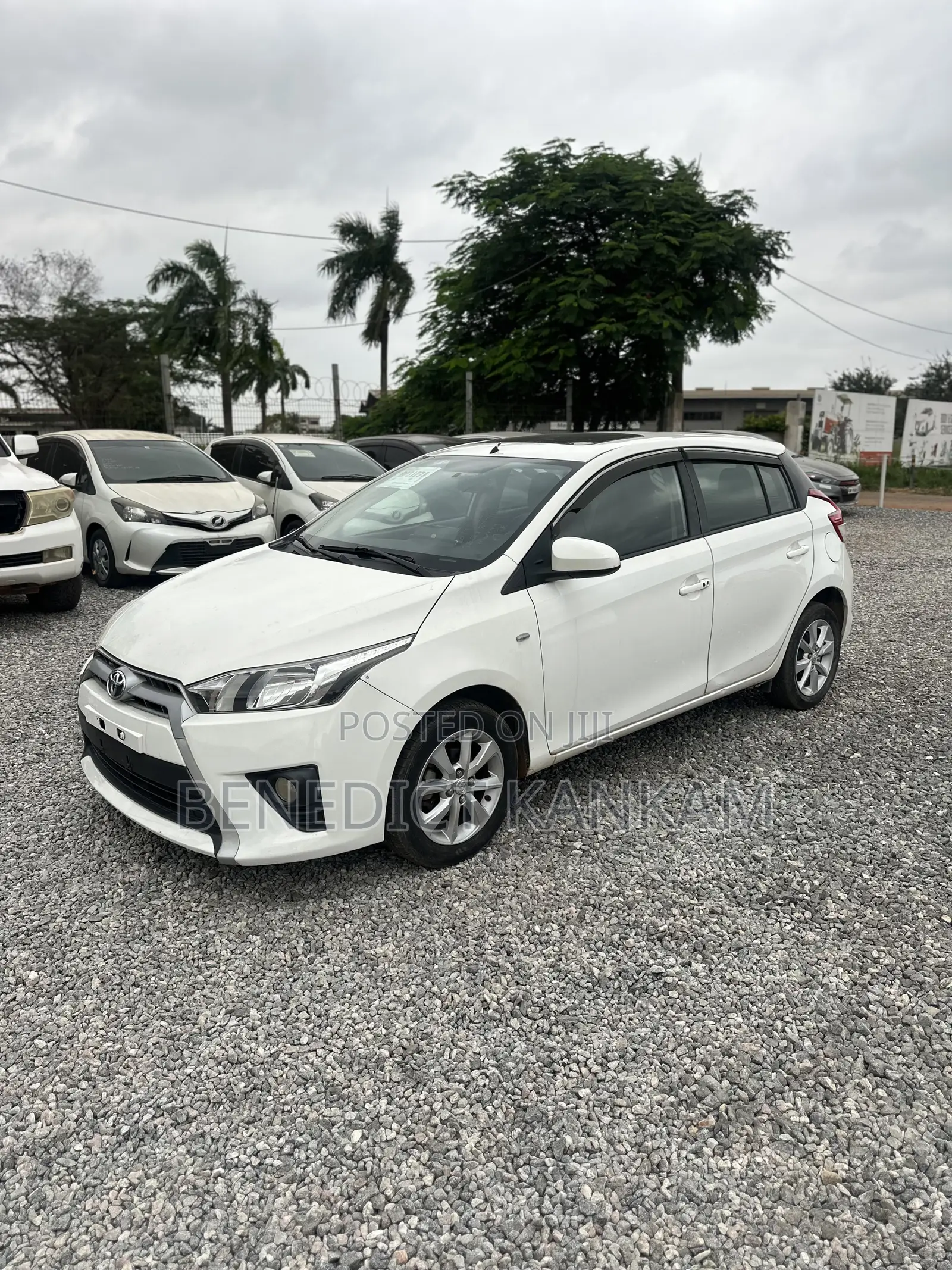 Toyota Yaris L Hatchback 5dr 2014 White