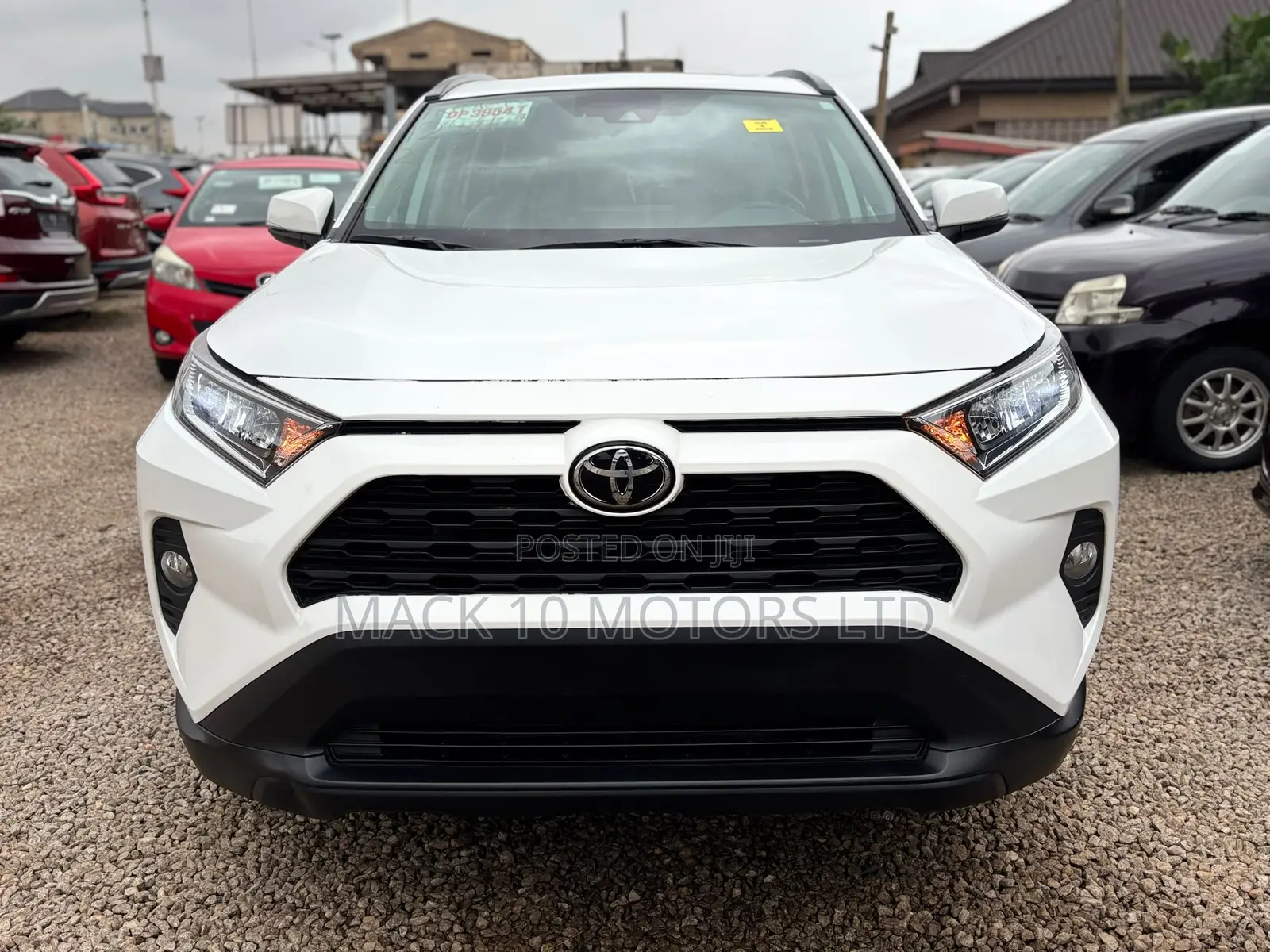 Toyota RAV4 XLE 2022 White