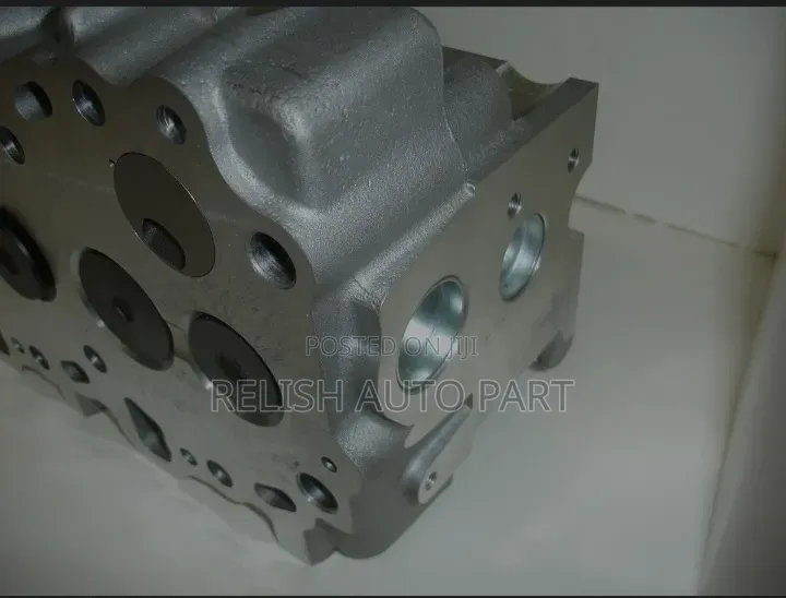 Cylinder Head for Toyota landCruiser Prado,Hilux,HiAce With 1KZ Engine