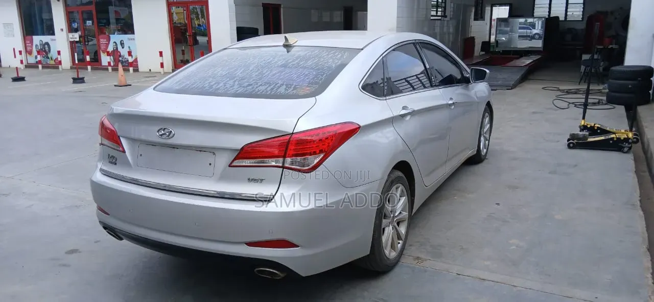 Hyundai i40 1.7 CRDi 136hp Sedan 2012 Silver