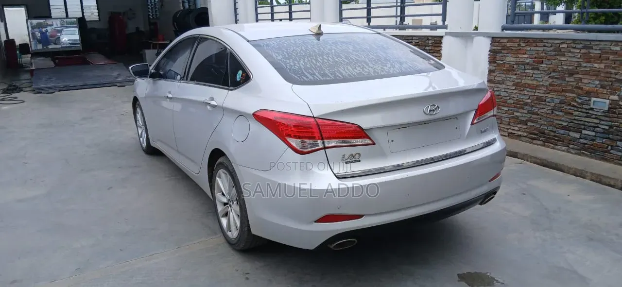 Hyundai i40 1.7 CRDi 136hp Sedan 2012 Silver