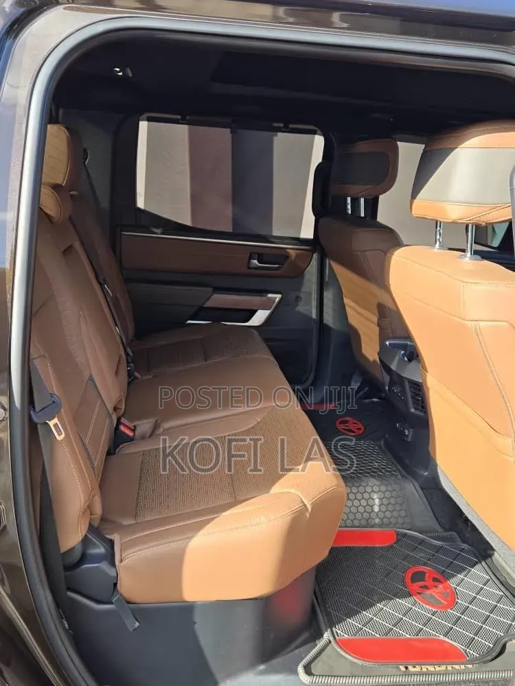 Toyota Tundra 2023 Brown
