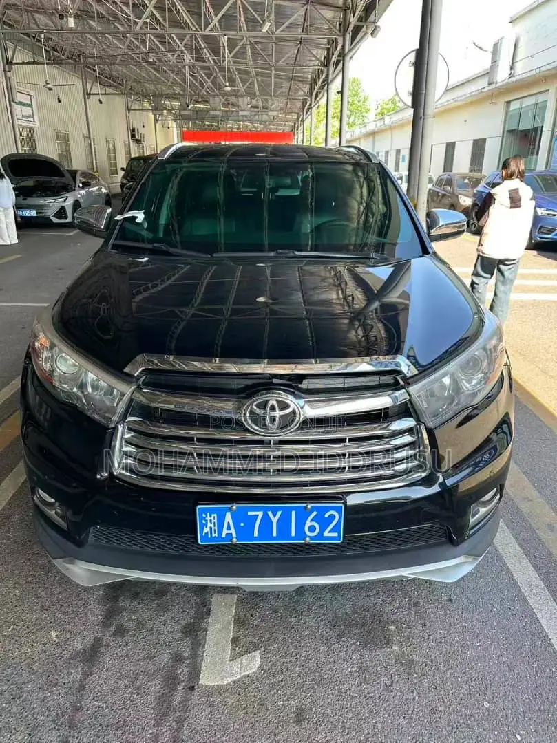 Toyota Highlander XLE 4x4 V6 (3.5L 6cyl 8A) 2017 Black