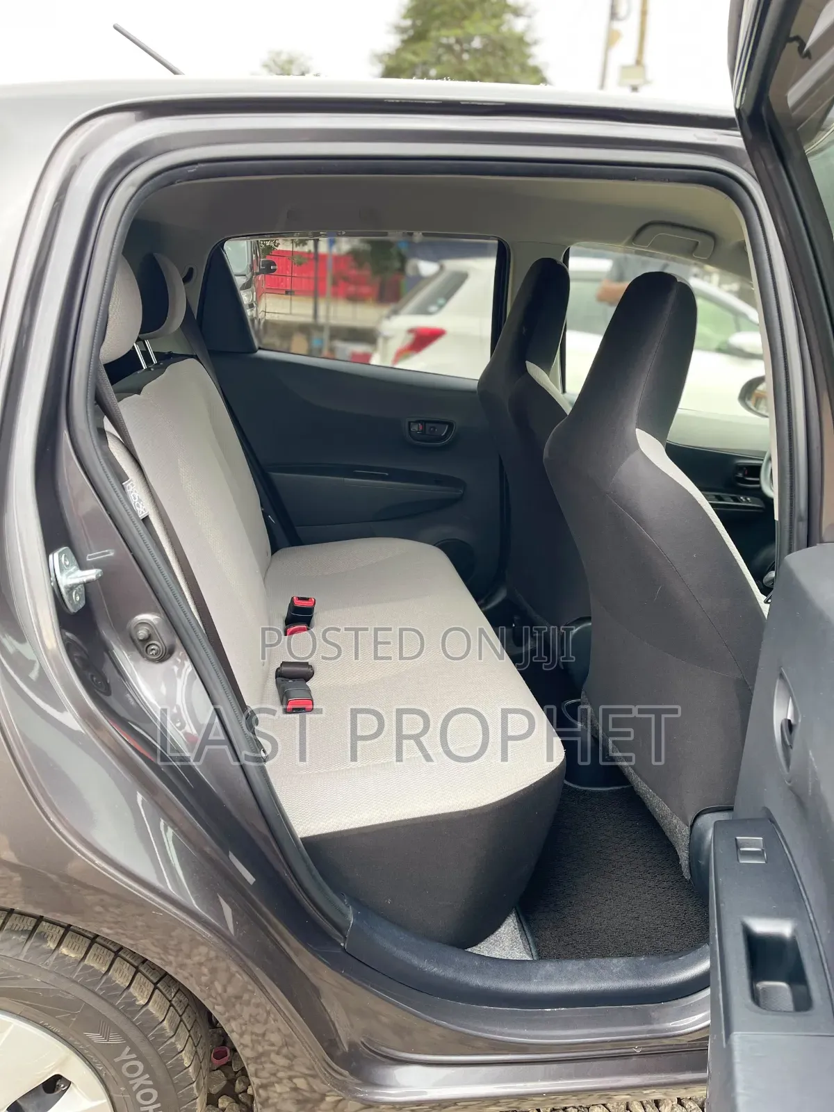 Toyota Vitz 2012 Gray