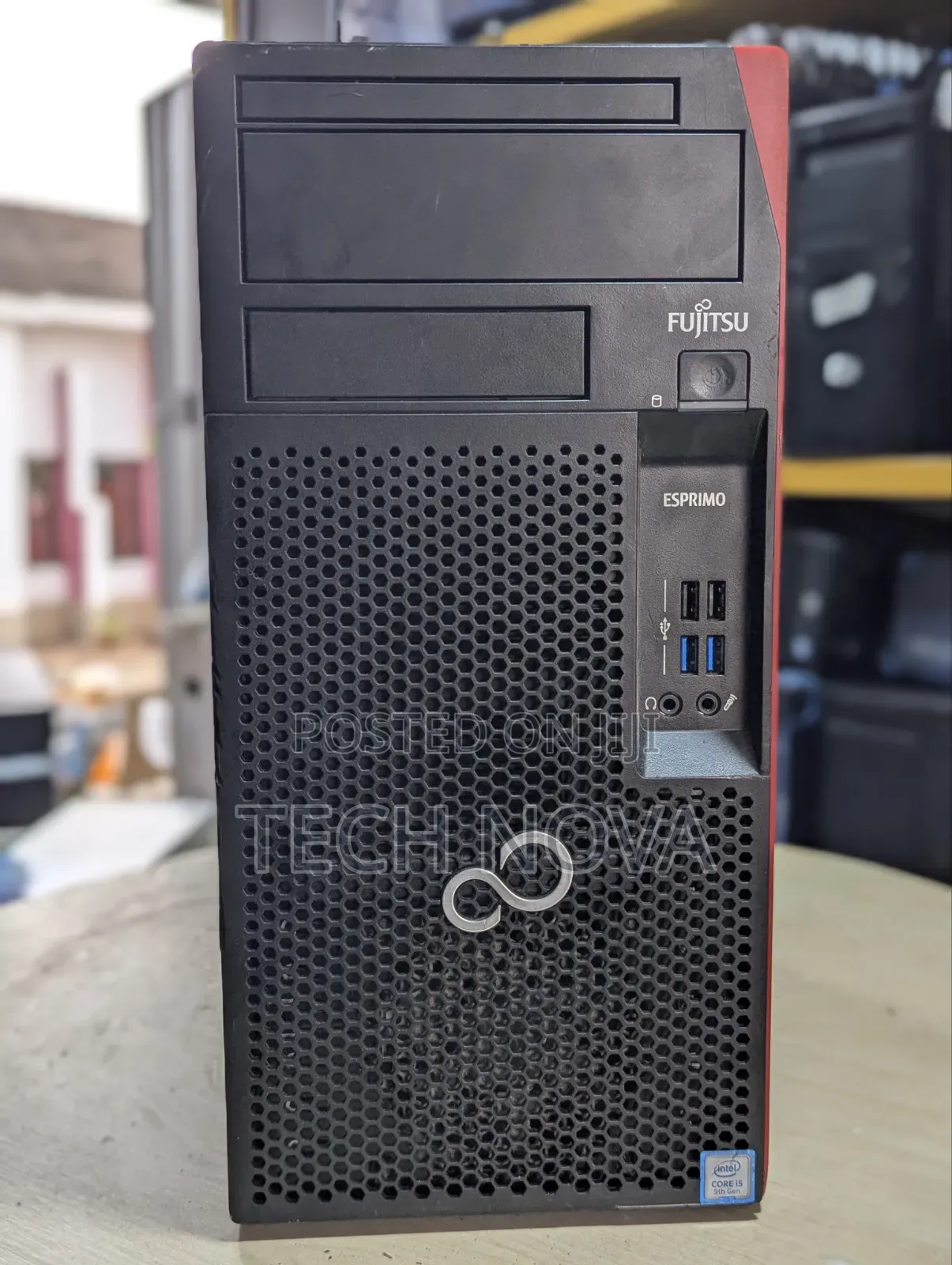 Desktop Computer Fujitsu Esprimo P557/E85+ 8GB Intel Core i5 SSD 256GB