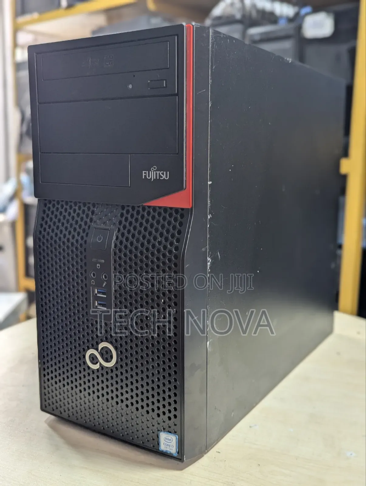 Desktop Computer Fujitsu Esprimo P557/E85+ 8GB Intel Core i7 SSD 256GB