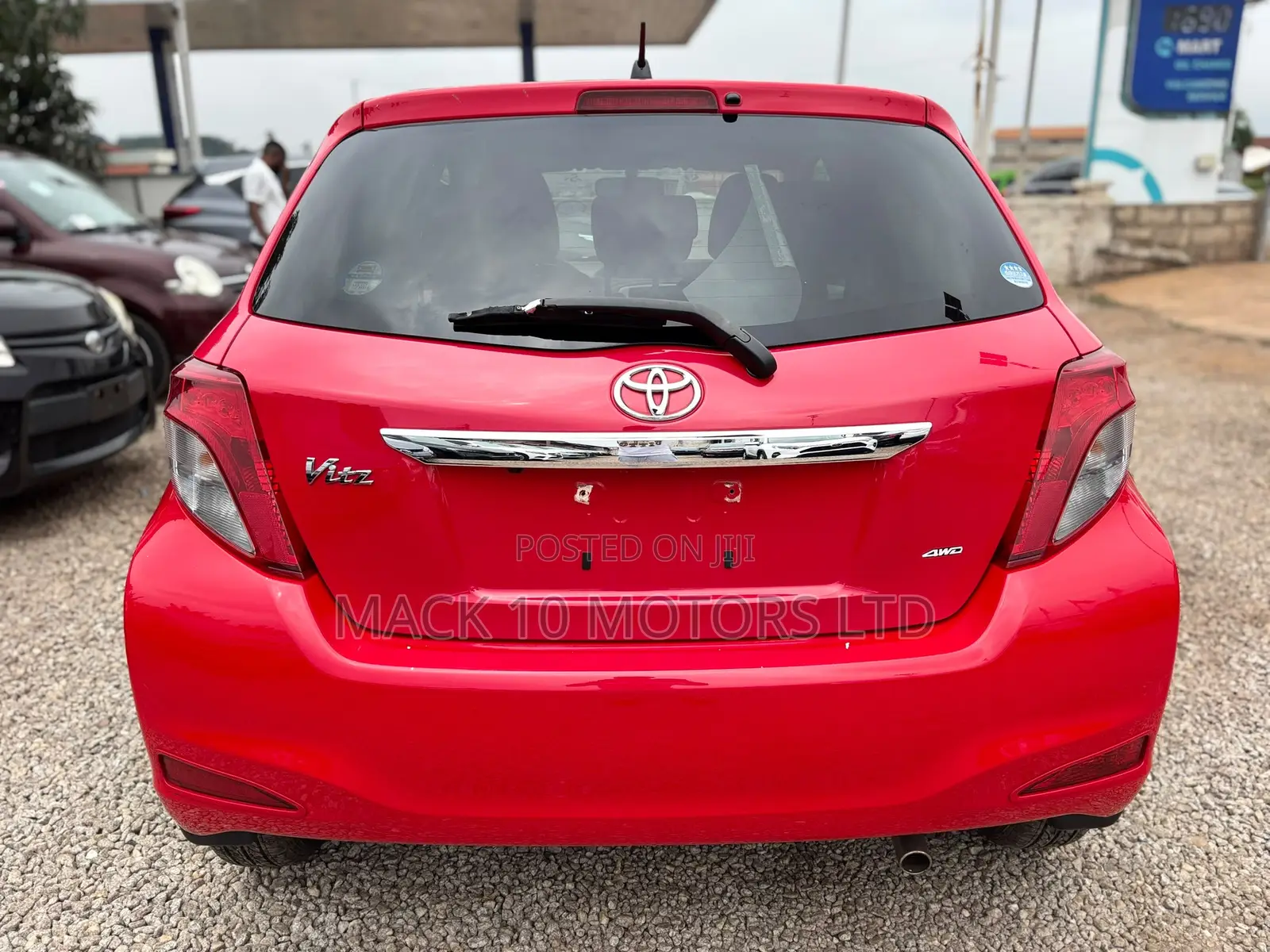 Toyota Vitz 1.3 AWD 5dr 2013 Red