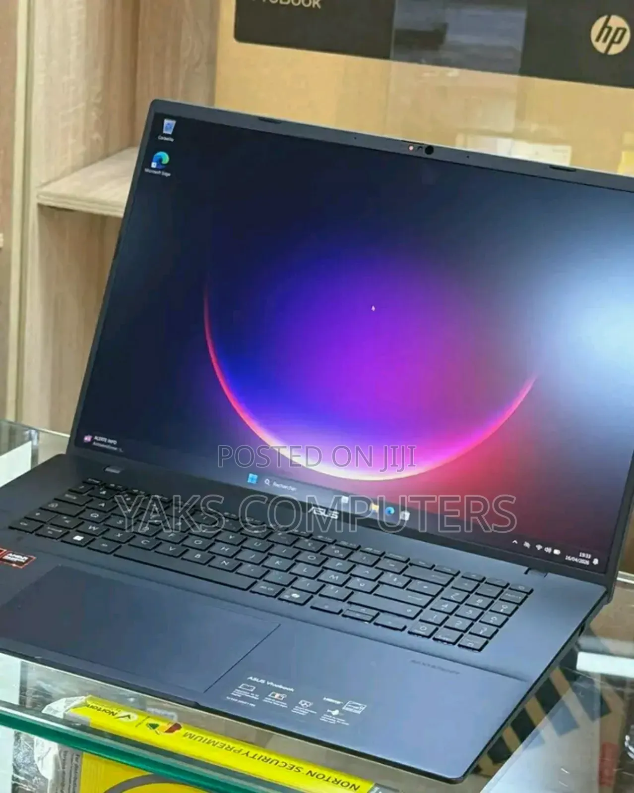 New Laptop Asus VivoBook W202 16GB AMD Ryzen 7 SSD 512GB