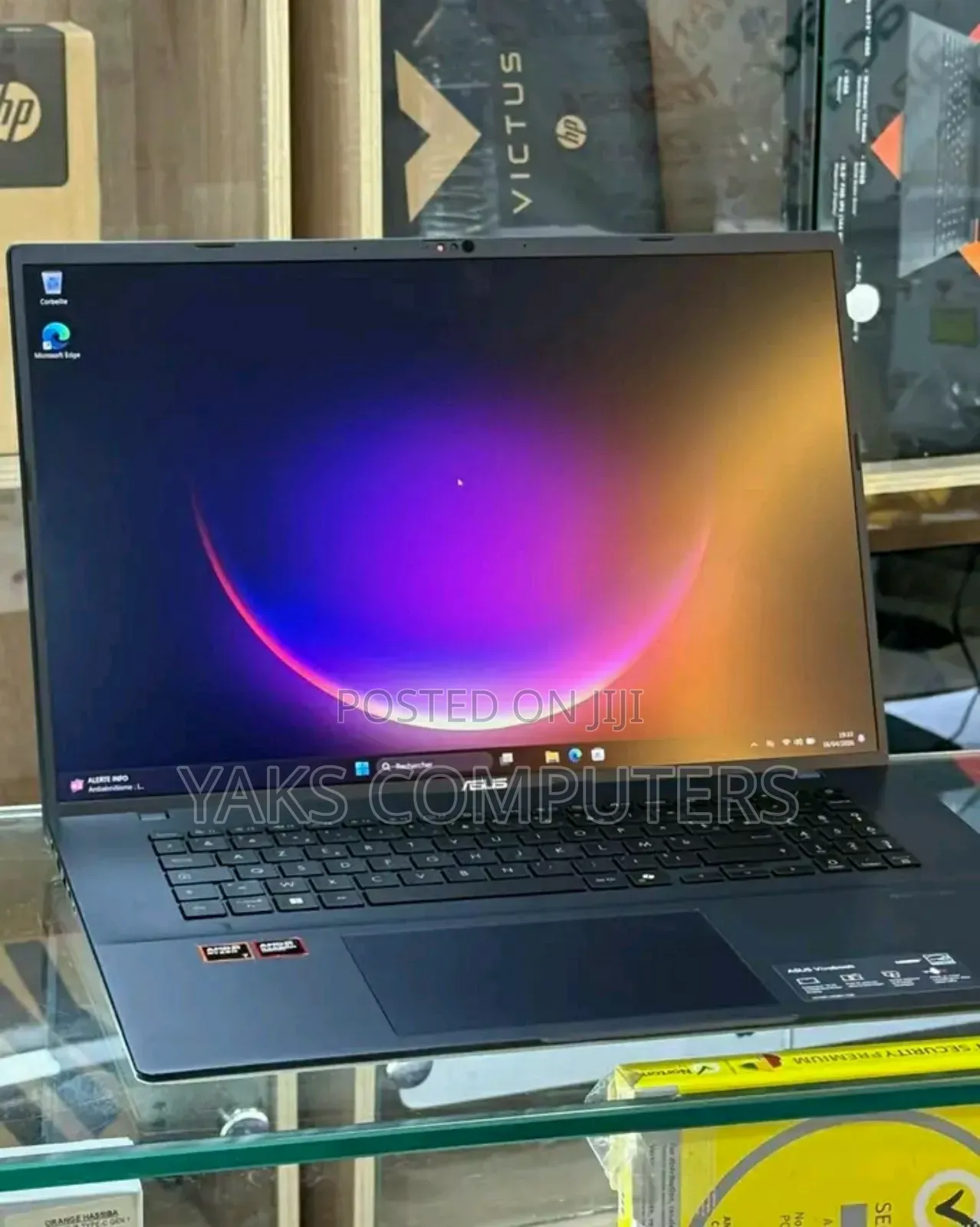 New Laptop Asus VivoBook W202 16GB AMD Ryzen 7 SSD 512GB