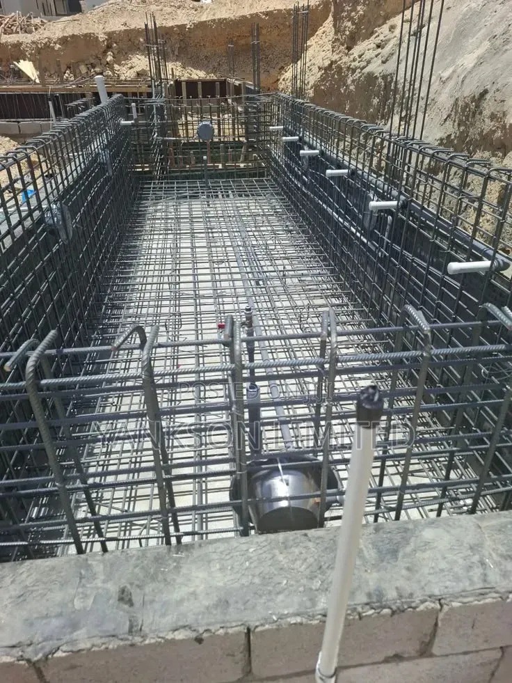 Swimming Pool Building Contractor