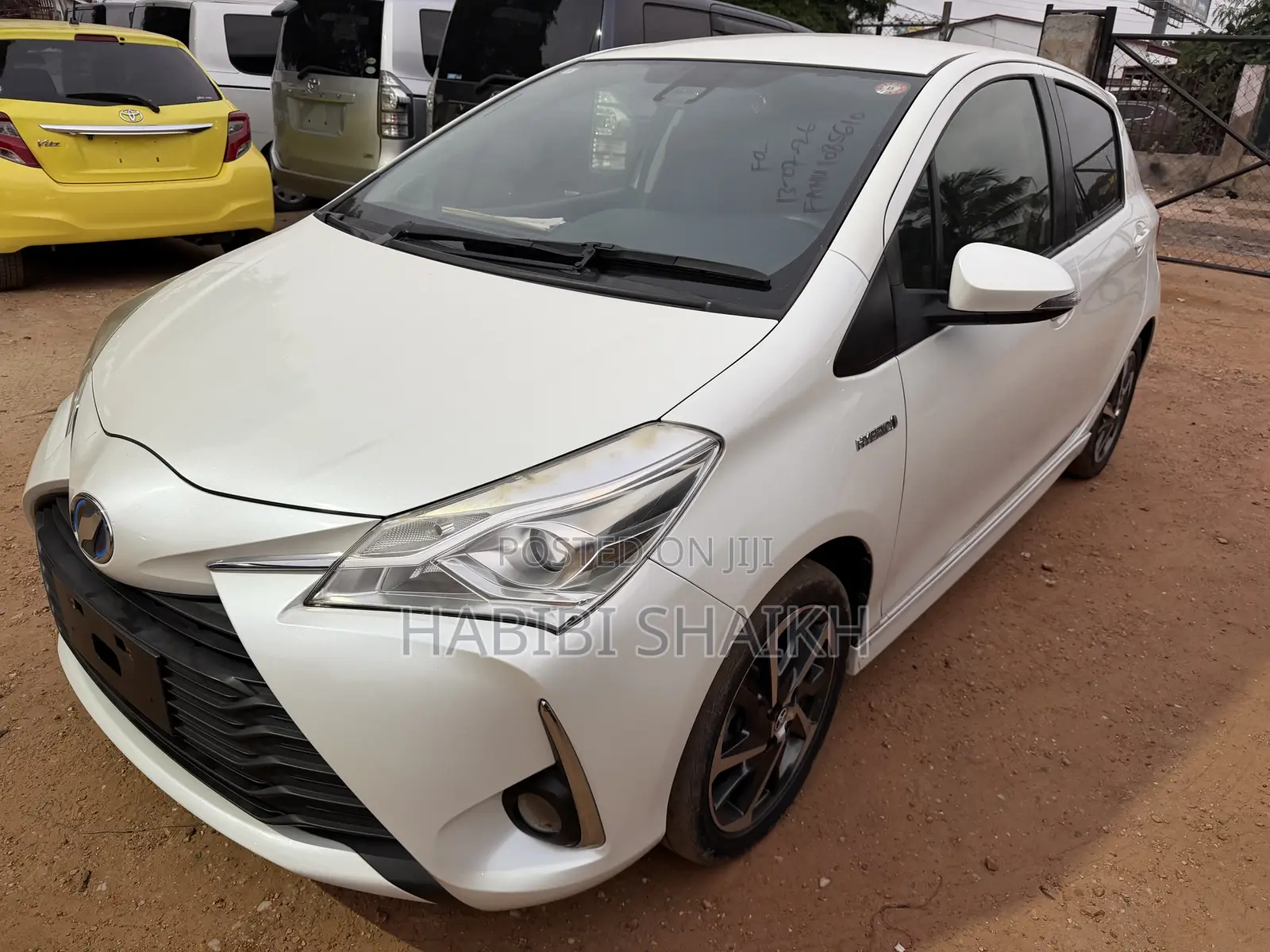 Toyota Vitz 1.5 FWD Hybrid 5dr 2017 White