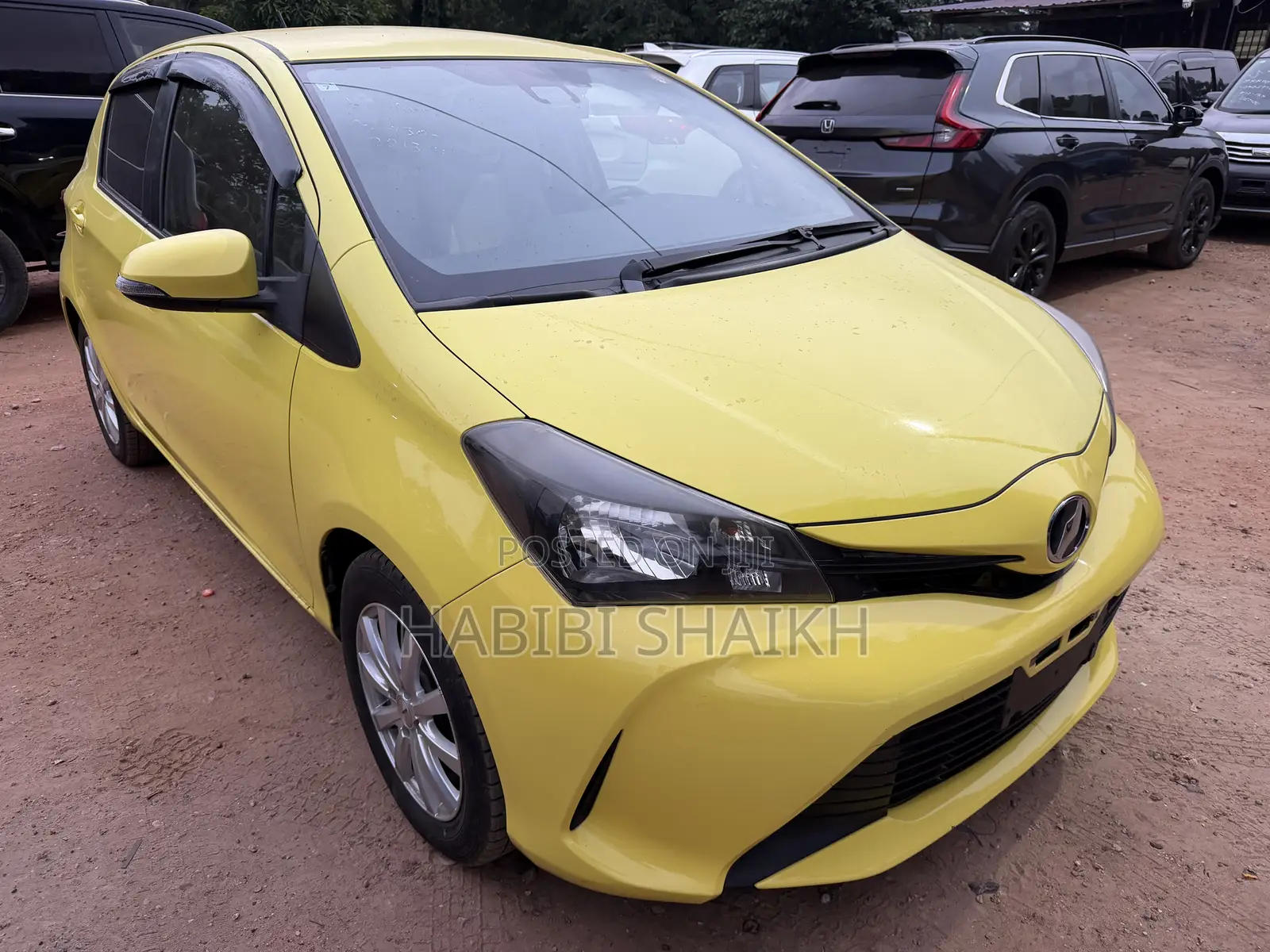 Toyota Vitz 1.3 FWD 5dr 2015 Yellow