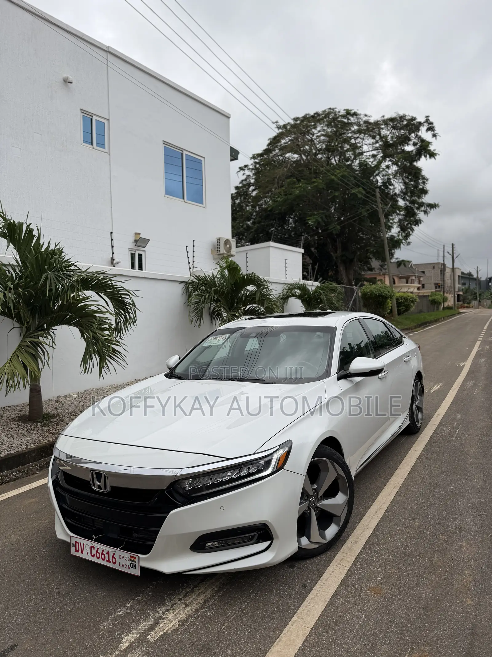 Honda Accord Touring 2.0T 2018 White