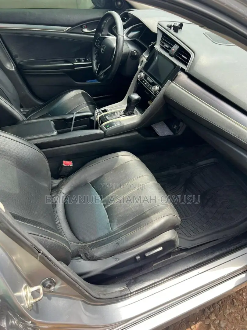 Honda Civic Touring 4dr Sedan (1.5L 4cyl) 2017 Gray