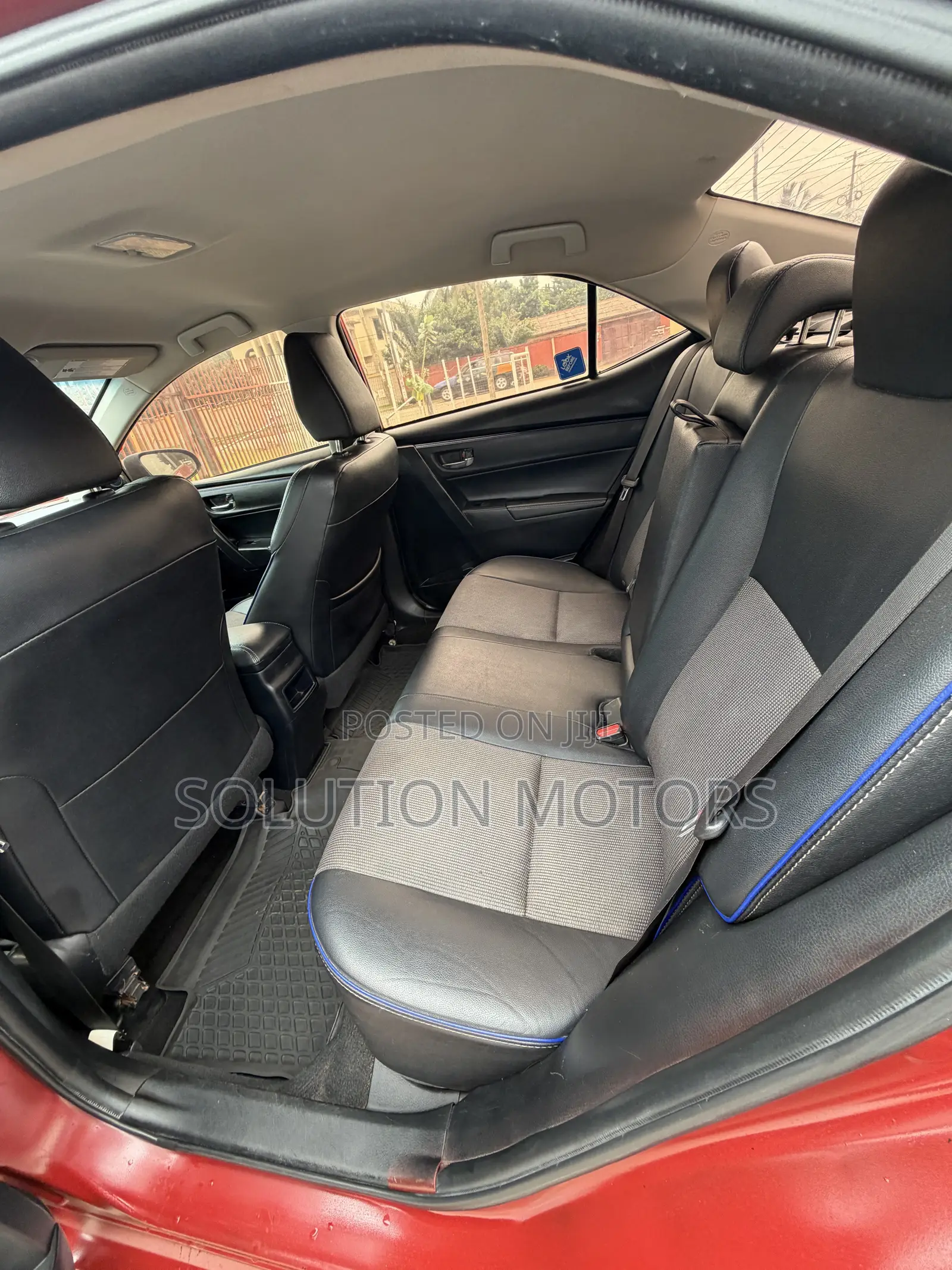 Toyota Corolla SE (1.8L 4cyl 2A) 2018 Red