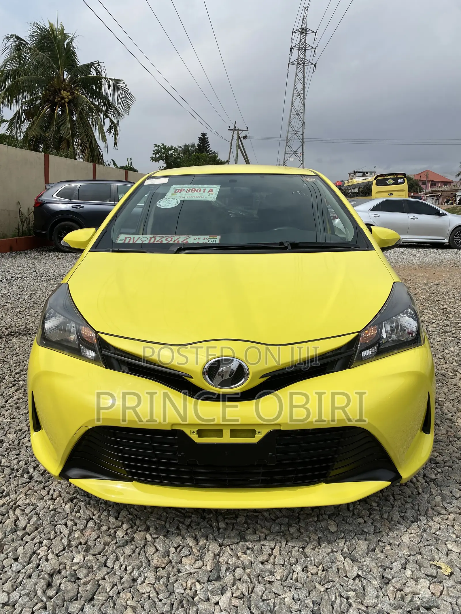 Toyota Vitz 1.3 AWD 5dr 2016 Yellow