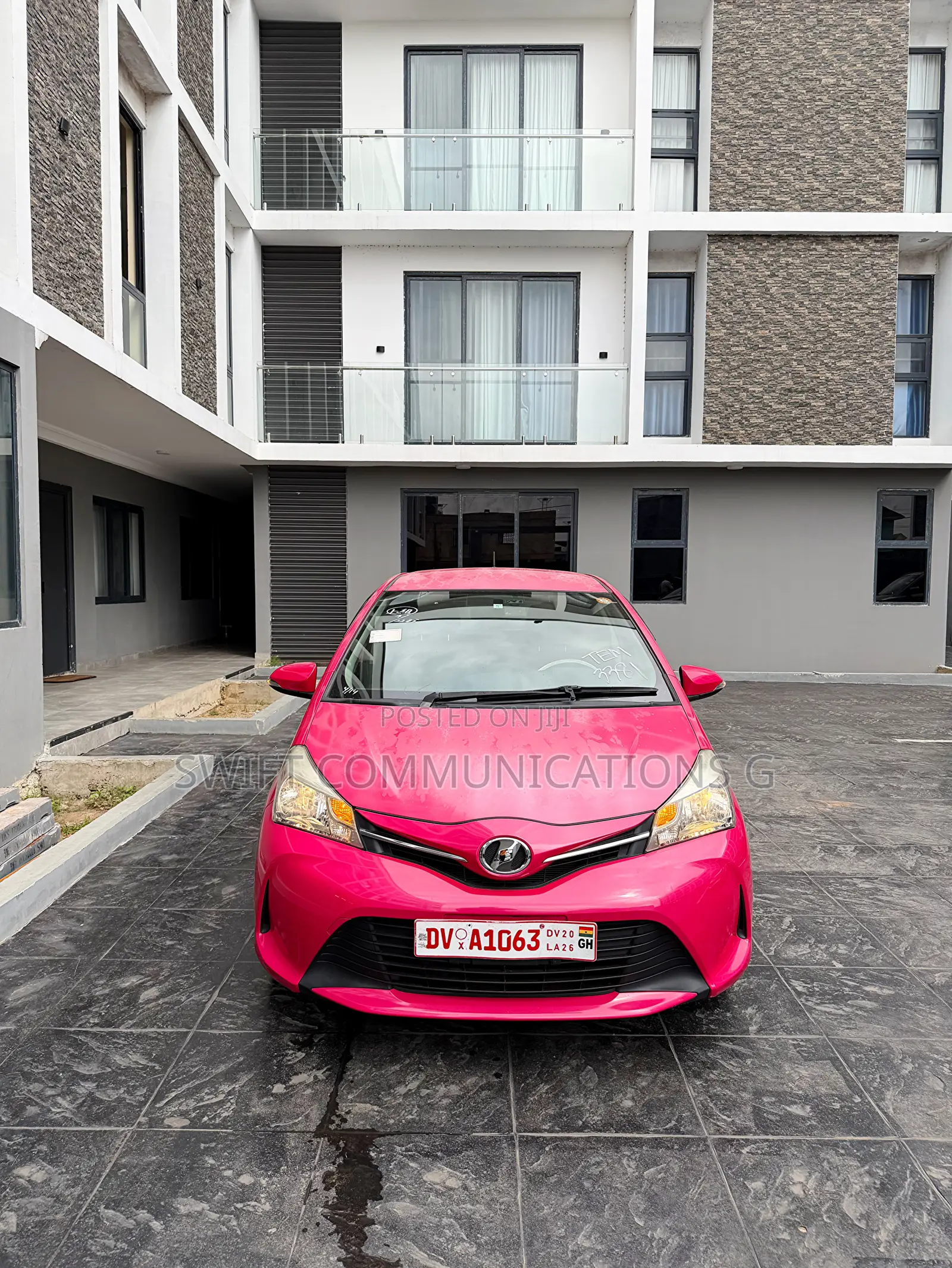 Toyota Vitz 1.3 FWD 5dr 2015 Pink
