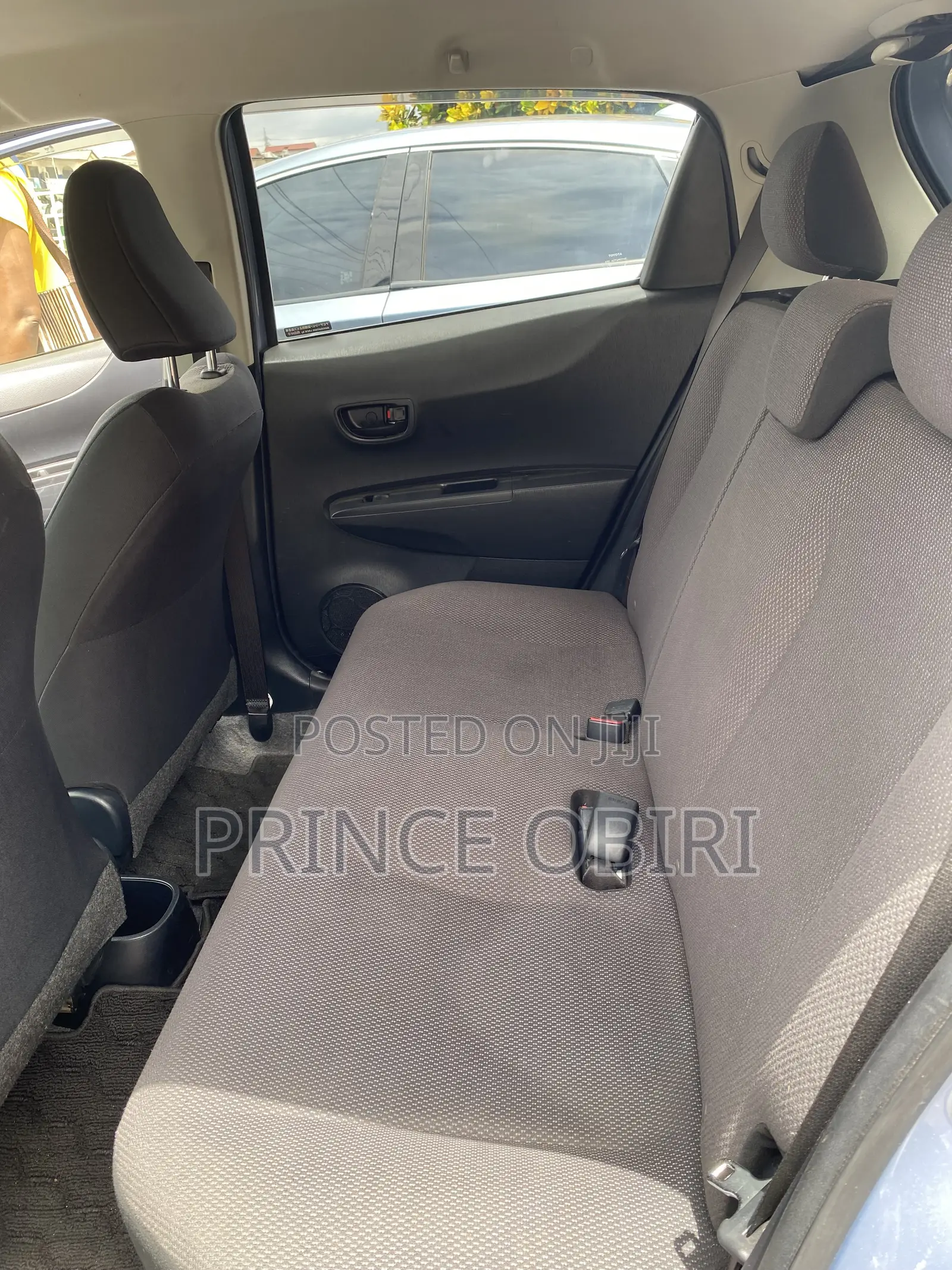 Toyota Vitz 1.3 AWD 5dr 2012 Blue