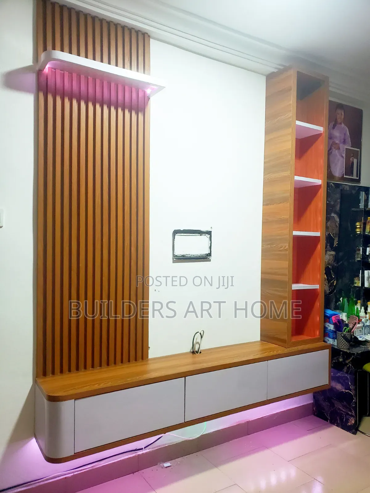 TV Stand/Led