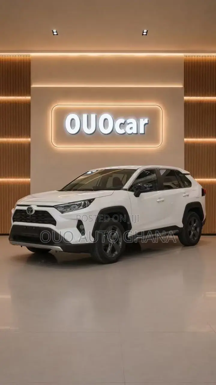 Toyota RAV4 LE 2022 White