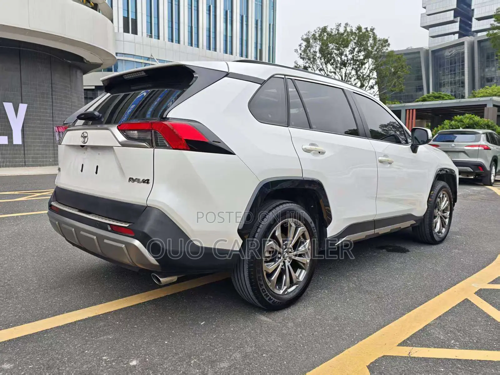Toyota RAV4 2023 White