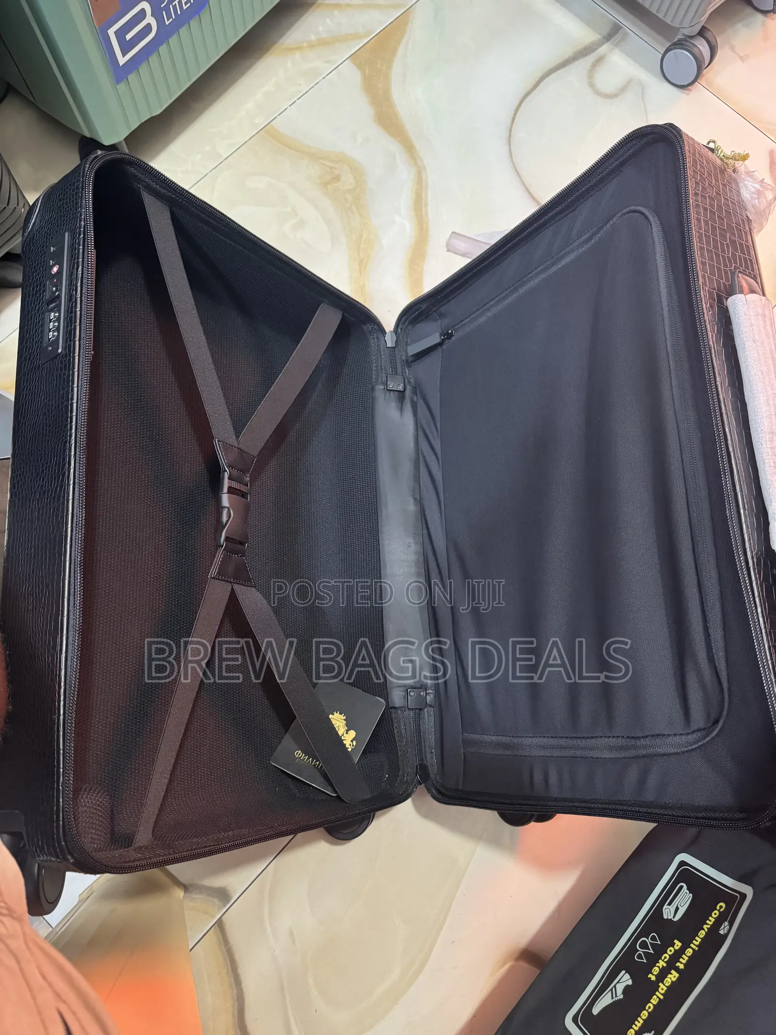 Premium Quality Luxury Leather 20 Inches Hand Luggage.