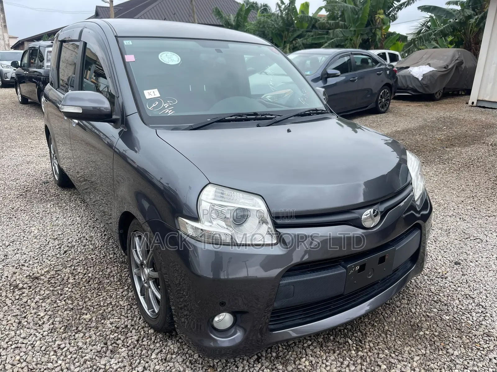 Toyota Sienta 1.5 FWD 2013 Gray