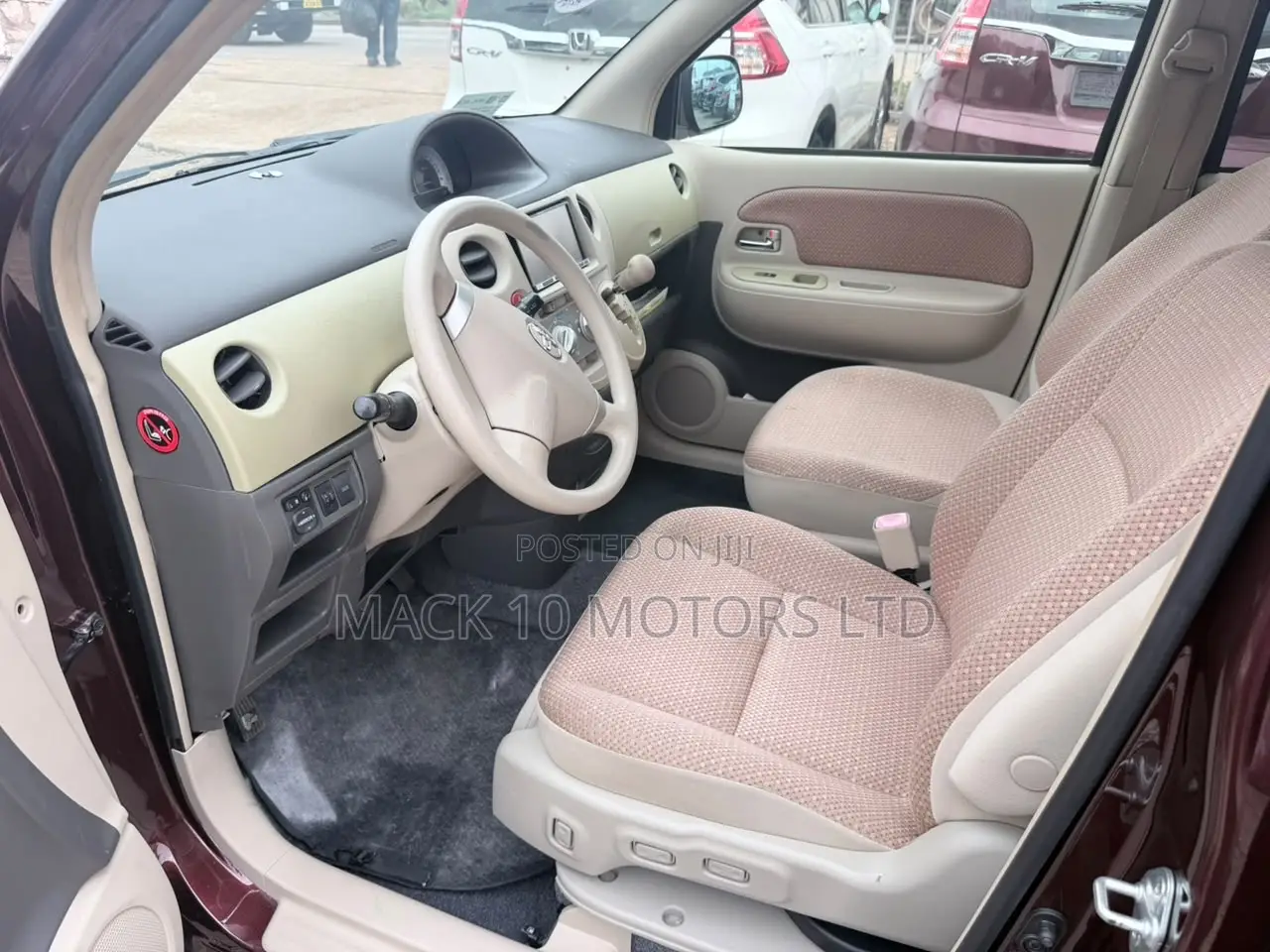 Toyota Sienta 1.5 FWD 2012 Brown