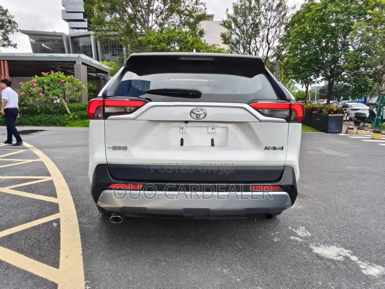 Toyota RAV4 2022 White