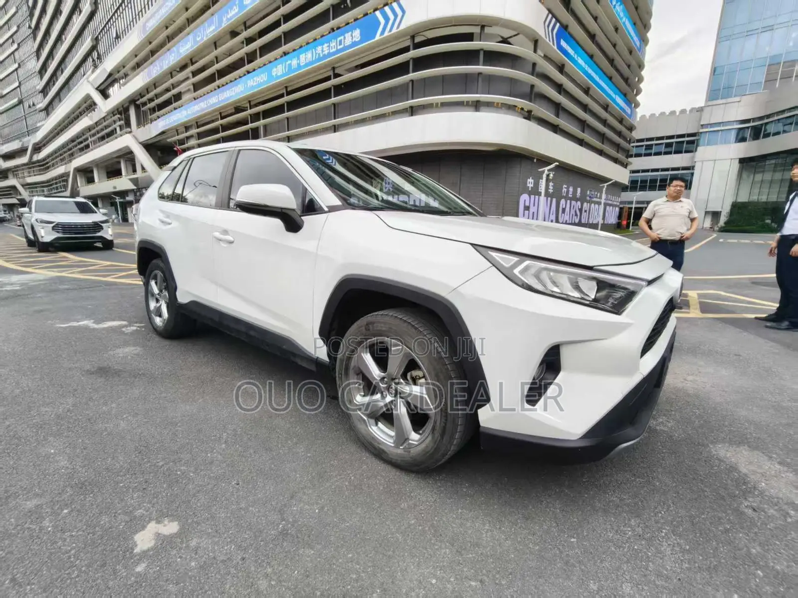 Toyota RAV4 2022 White