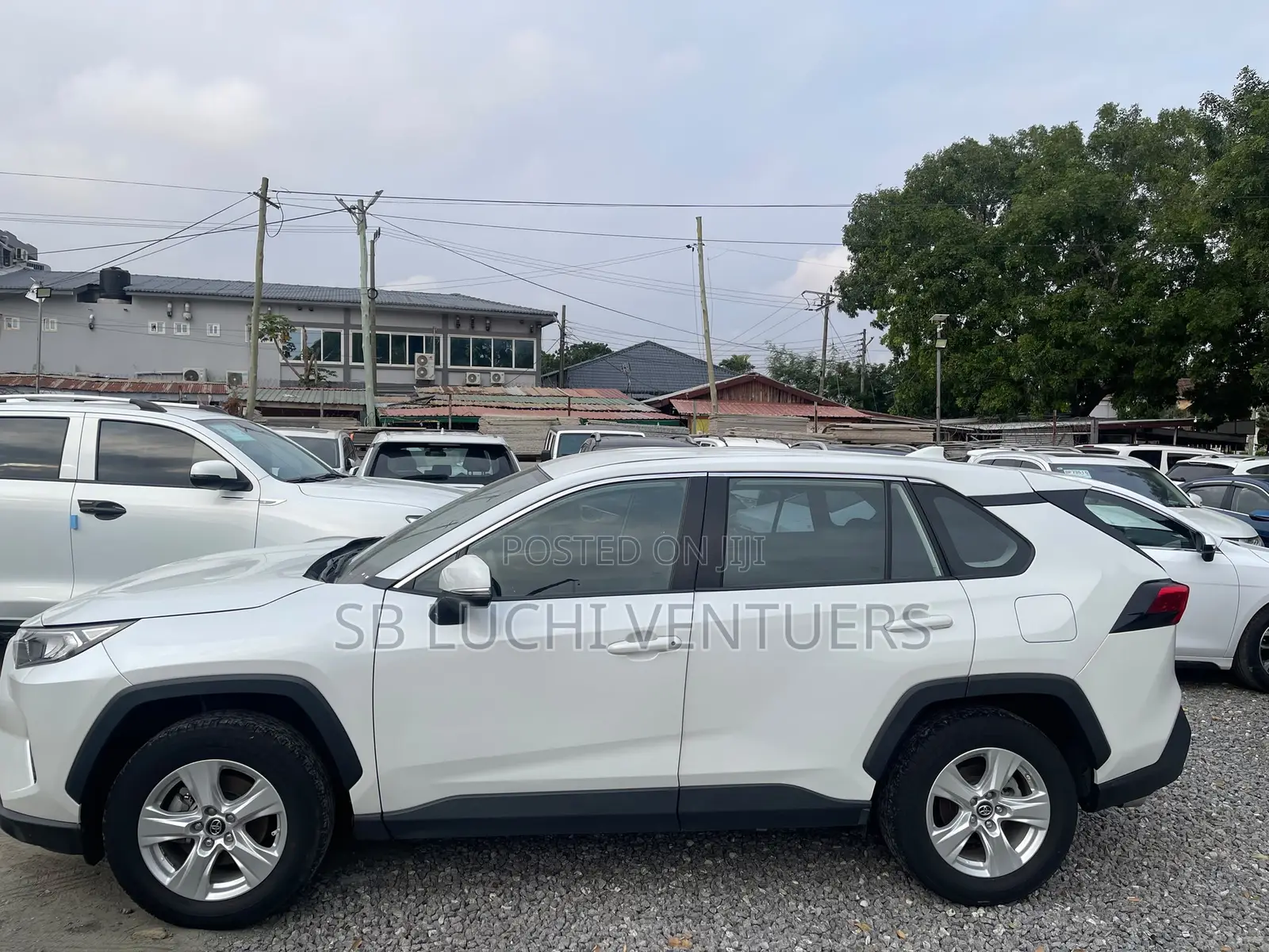 Toyota RAV4 2022 White