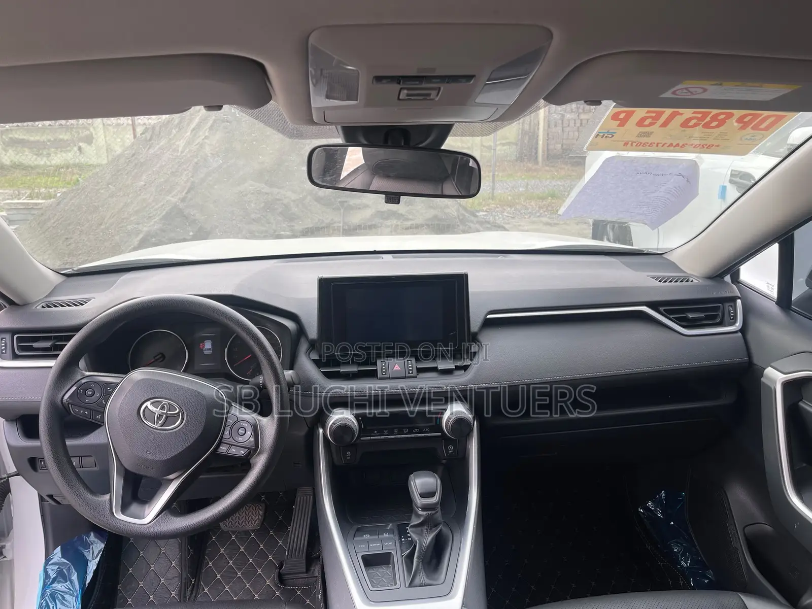 Toyota RAV4 2022 White