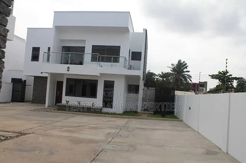 4bdrm House in Lagos Avenue, American House for sale