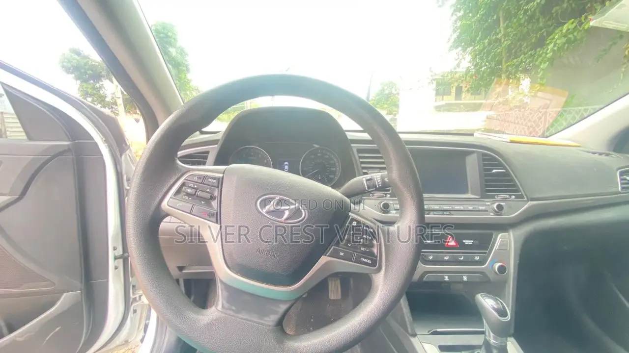Hyundai Elantra SE 2018 White