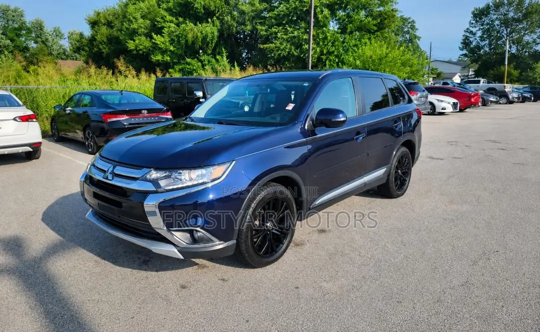 Mitsubishi Outlander 2020 Blue