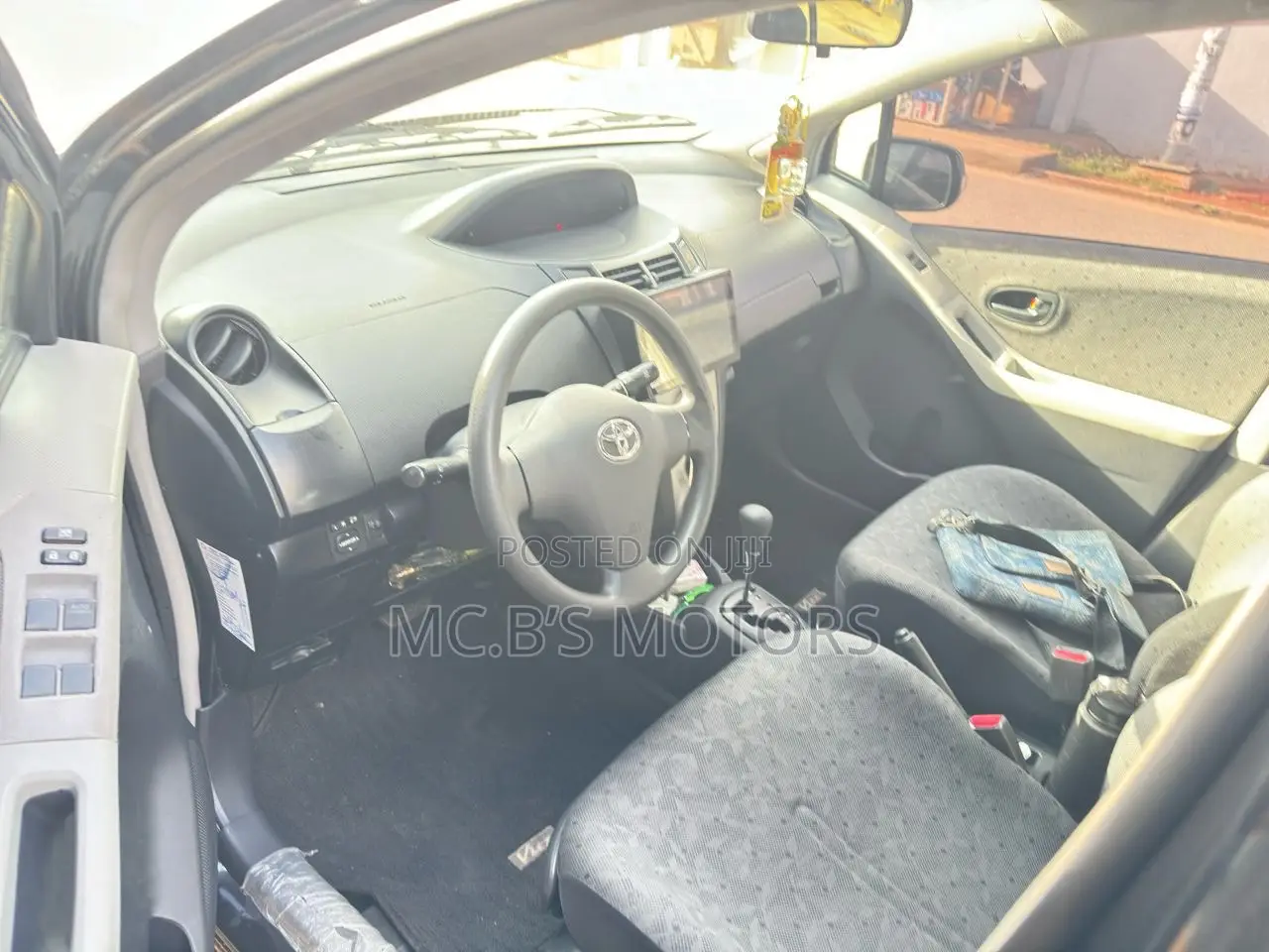 Toyota Vitz 2010 Black