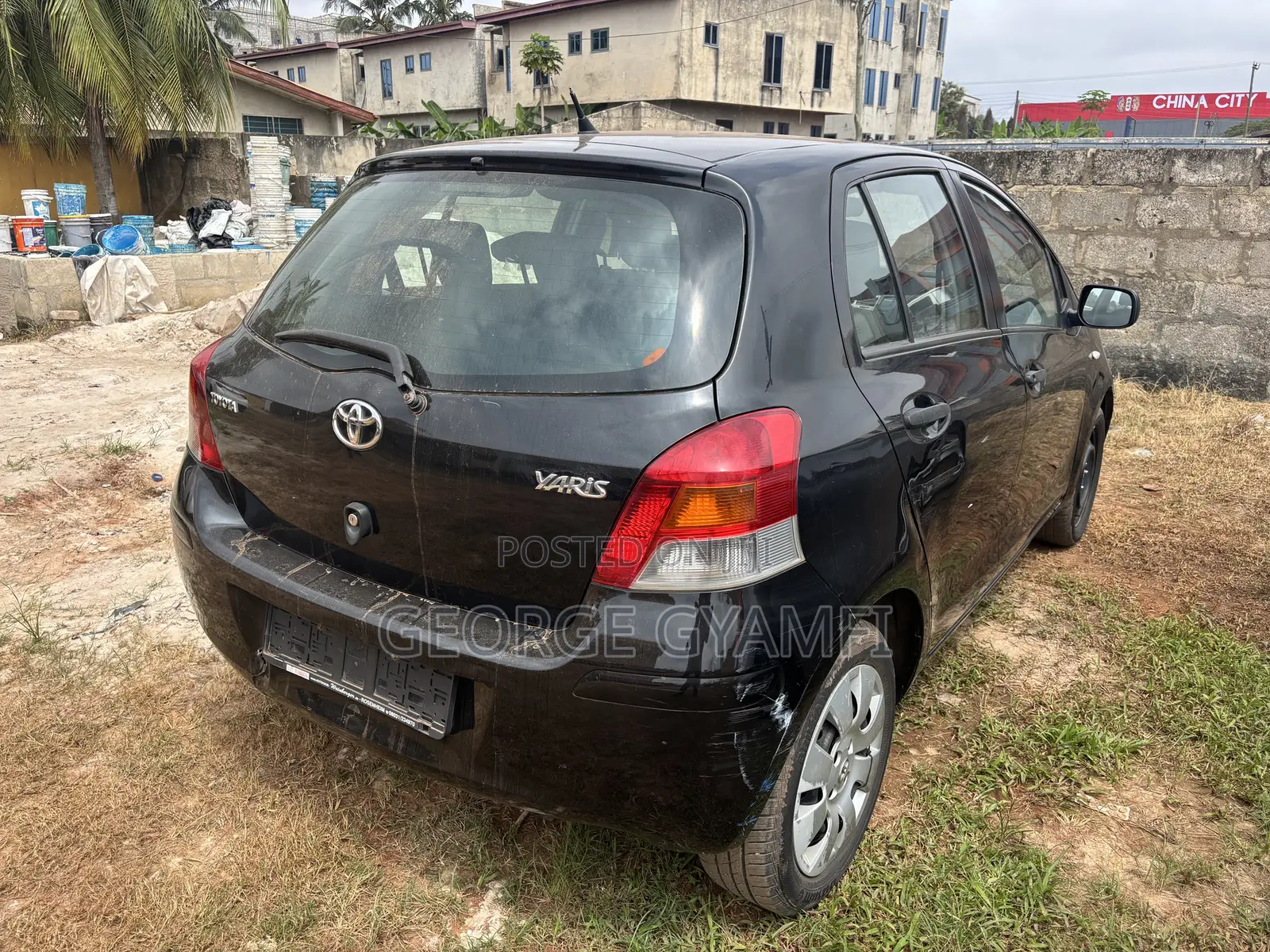 Toyota Yaris Base Hatchback 3dr 2010 Black