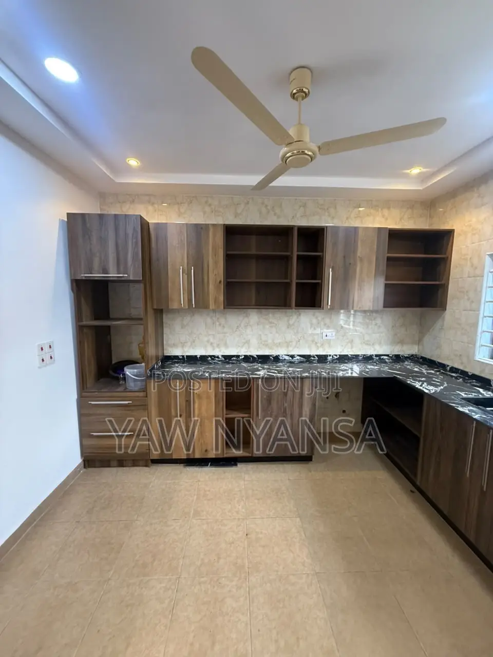 3bdrm House in Bn Estate, Ablekuma for sale