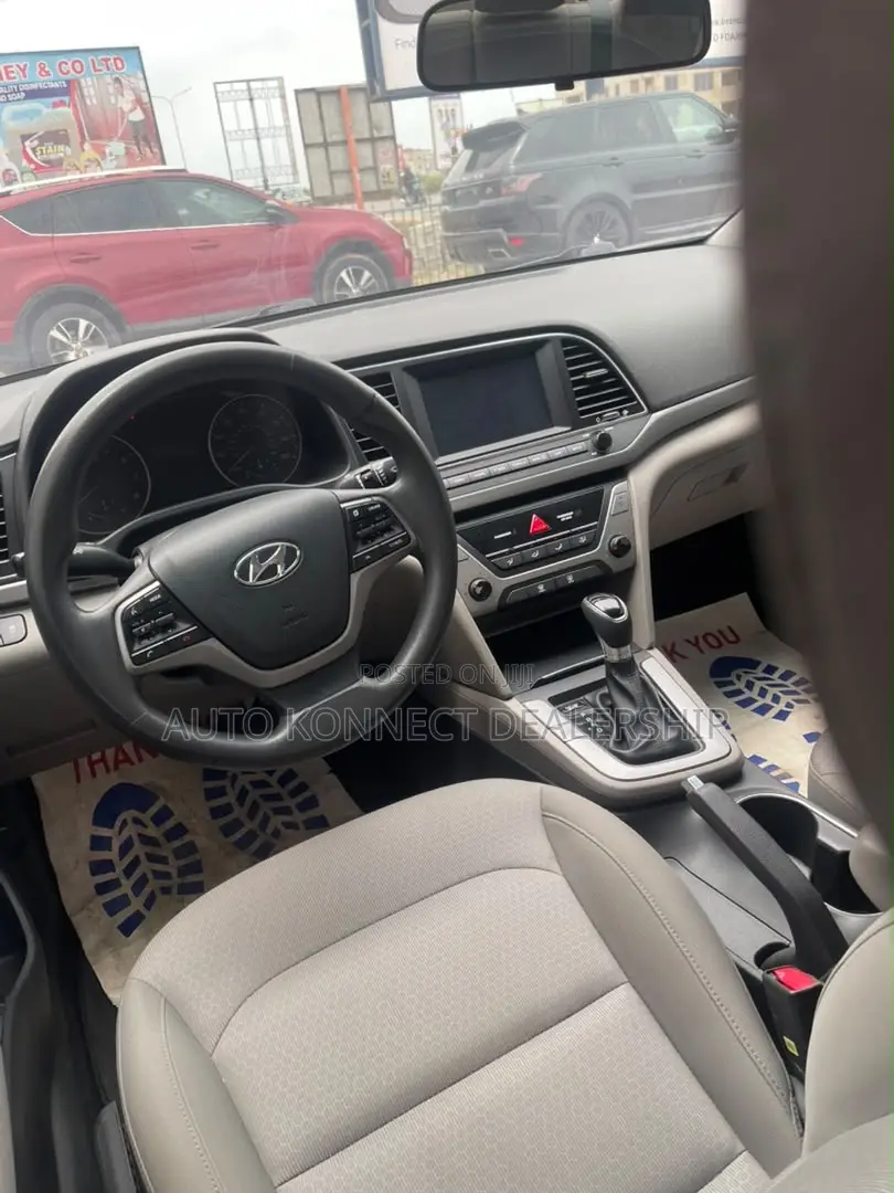 Hyundai Elantra 2017 Gray