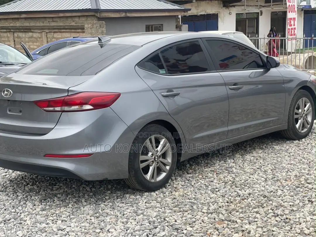 Hyundai Elantra 2017 Gray